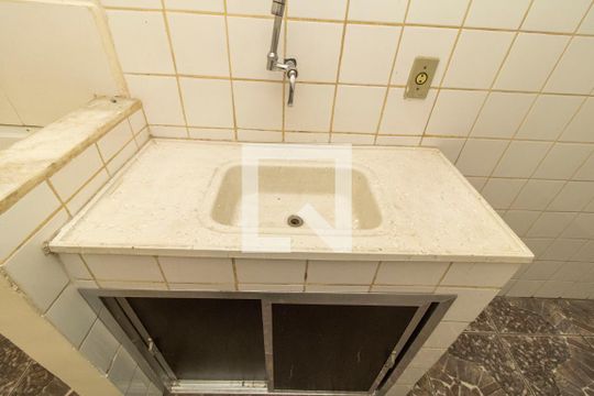 Detalhe da Cozinha de casa para alugar com 1 quarto, 40m² em Olaria, Rio de Janeiro