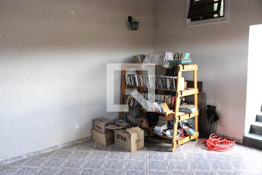 Garagem de casa à venda com 3 quartos, 182m² em Horto Florestal, Jundiaí