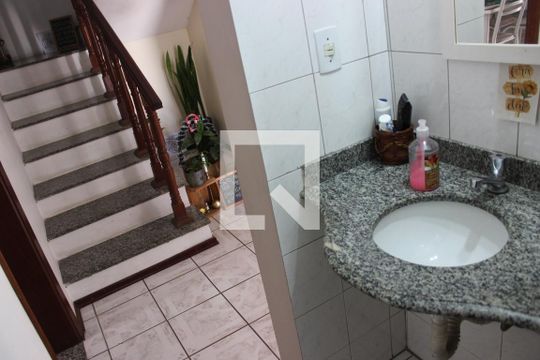 Banheiro Social de casa à venda com 3 quartos, 182m² em Horto Florestal, Jundiaí