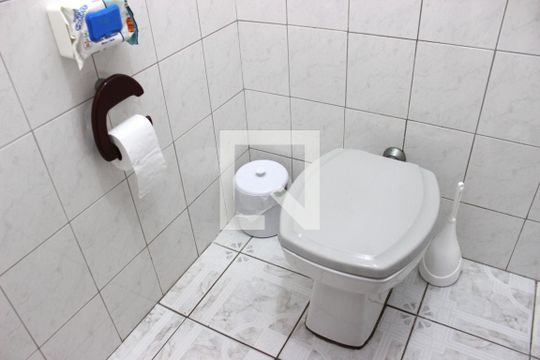 Banheiro Social de casa à venda com 3 quartos, 182m² em Horto Florestal, Jundiaí
