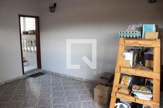 Garagem de casa à venda com 3 quartos, 182m² em Horto Florestal, Jundiaí