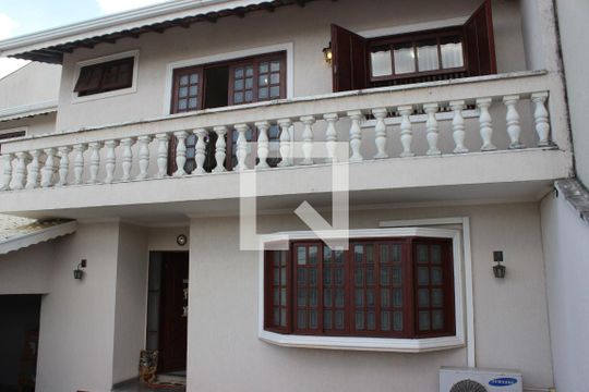 Área Externa de casa à venda com 3 quartos, 182m² em Horto Florestal, Jundiaí