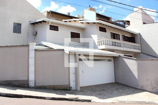 Fachada de casa à venda com 3 quartos, 182m² em Horto Florestal, Jundiaí