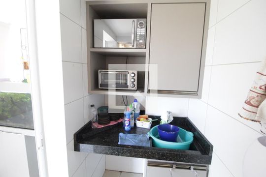 Cozinha e Área de Serviço de apartamento para alugar com 2 quartos, 61m² em Aclimação, Uberlândia