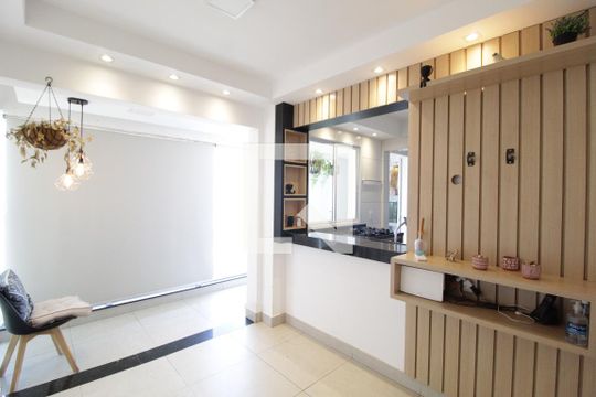 Sala de apartamento para alugar com 2 quartos, 61m² em Aclimação, Uberlândia
