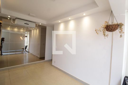 Sala de apartamento para alugar com 2 quartos, 61m² em Aclimação, Uberlândia