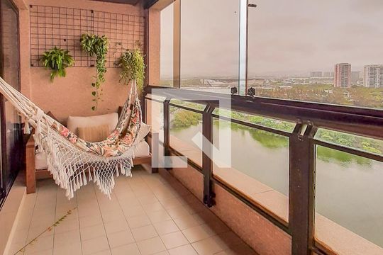 Varanda de apartamento para alugar com 2 quartos, 76m² em Barra da Tijuca, Rio de Janeiro