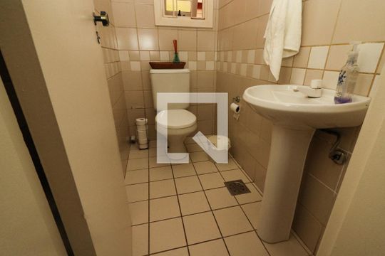 Lavabo de casa de condomínio à venda com 3 quartos, 140m² em Teresópolis, Porto Alegre