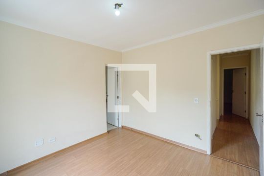 Suíte de casa à venda com 3 quartos, 120m² em Vila Carrão, São Paulo