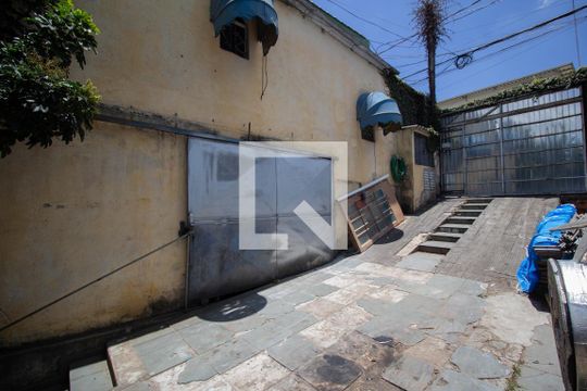 Garagem de casa à venda com 4 quartos, 250m² em Itaberaba, São Paulo