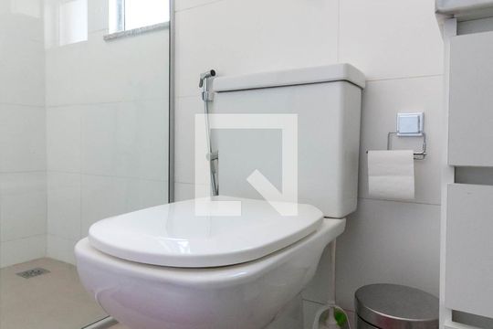 Banheiro da Suíte de apartamento à venda com 2 quartos, 60m² em Santo Antônio, Belo Horizonte
