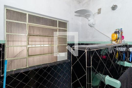 Banheiro (Casa 1) de casa à venda com 8 quartos, 360m² em Vila Gomes Cardim, São Paulo