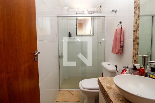 Banheiro da Suíte 1 de apartamento à venda com 3 quartos, 380m² em Fernão Dias, Belo Horizonte