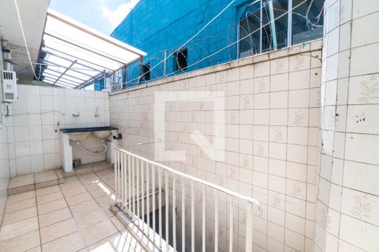 Lavanderia de casa para alugar com 3 quartos, 100m² em Vila Mira, São Paulo