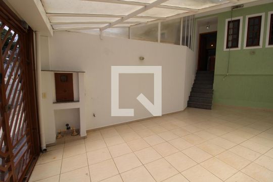 Garagem de casa à venda com 2 quartos, 104m² em Vila Medeiros, São Paulo
