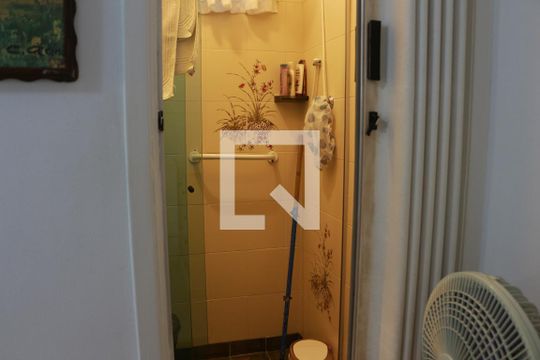 Banheiro da Suíte de casa para alugar com 3 quartos, 150m² em Cidade Mãe do Céu, São Paulo