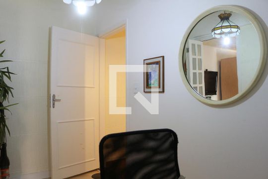 Escritório de casa para alugar com 3 quartos, 150m² em Cidade Mãe do Céu, São Paulo