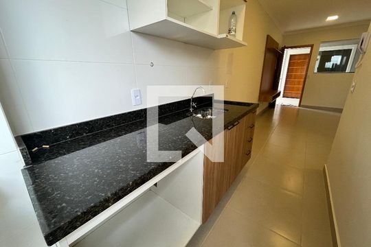 Cozinha de apartamento à venda com 2 quartos, 40m² em Vila Paulicéia, São Paulo