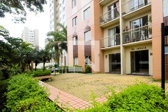Fachada do bloco de apartamento à venda com 3 quartos, 64m² em Cambuci, São Paulo