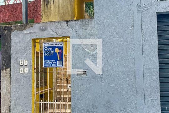 Fachada de casa para alugar com 1 quarto, 20m² em Jardim Novo Taboao, São Paulo
