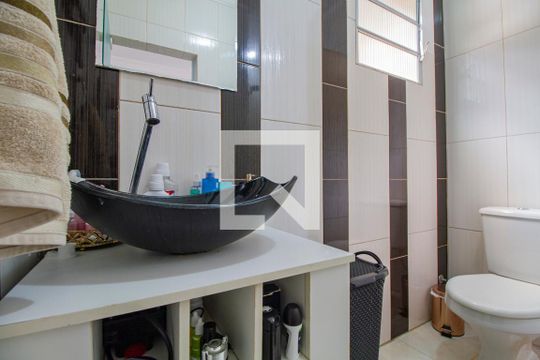 Banheiro da Suíte de casa para alugar com 2 quartos, 80m² em Vila Madalena, São Paulo