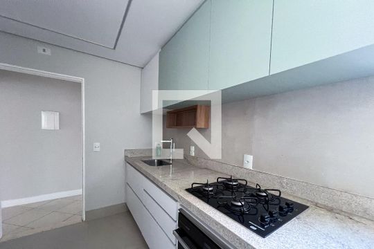 Cozinha de apartamento à venda com 2 quartos, 66m² em Vila Olímpia, São Paulo