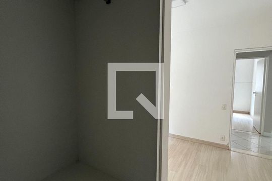 Closet de apartamento à venda com 2 quartos, 66m² em Vila Olímpia, São Paulo