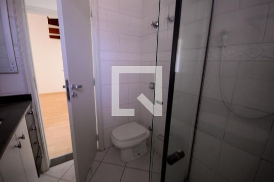 Banheiro  de casa à venda com 2 quartos, 100m² em Paraíso, São Paulo
