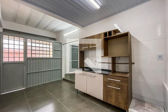 Cozinha de apartamento à venda com 1 quarto, 32m² em Jardim Carvalho, Porto Alegre