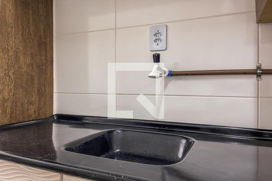 Cozinha de apartamento à venda com 1 quarto, 32m² em Jardim Carvalho, Porto Alegre