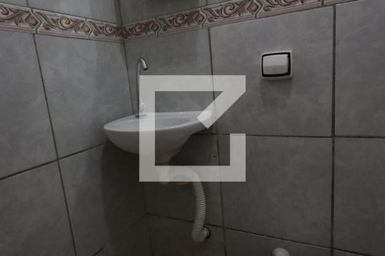 Banheiro de casa para alugar com 1 quarto, 44m² em Vila Alpina, São Paulo