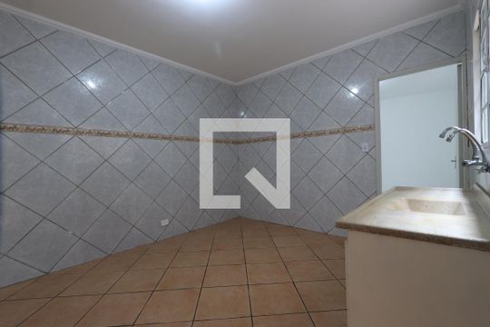 Cozinha de casa para alugar com 1 quarto, 44m² em Vila Alpina, São Paulo