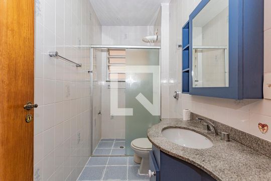 Banheiro de apartamento para alugar com 1 quarto, 48m² em Liberdade, São Paulo