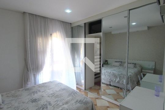 Quarto 01 Suíte com varanda de casa à venda com 3 quartos, 193m² em Jardim Santa Mena, Guarulhos