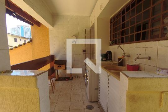 Área de Serviço de casa à venda com 3 quartos, 193m² em Jardim Santa Mena, Guarulhos