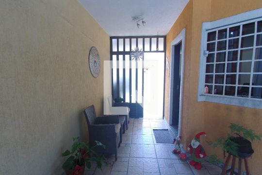 Garagem de casa à venda com 3 quartos, 193m² em Jardim Santa Mena, Guarulhos