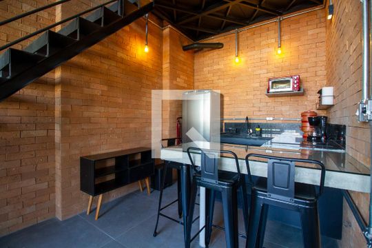 Cozinha de apartamento para alugar com 1 quarto, 80m² em Sumarezinho, São Paulo