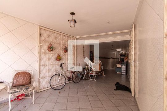 Garagem de casa para alugar com 4 quartos, 330m² em Vila Hortência, Sorocaba