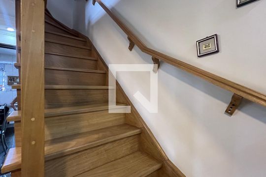 Escada de casa à venda com 3 quartos, 150m² em Vila Madalena, São Paulo