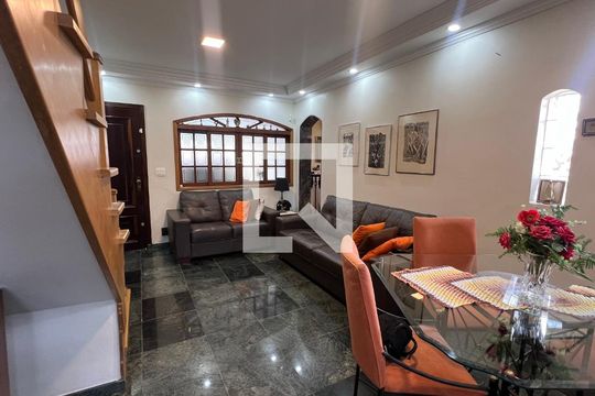 Sala de casa à venda com 3 quartos, 150m² em Vila Madalena, São Paulo