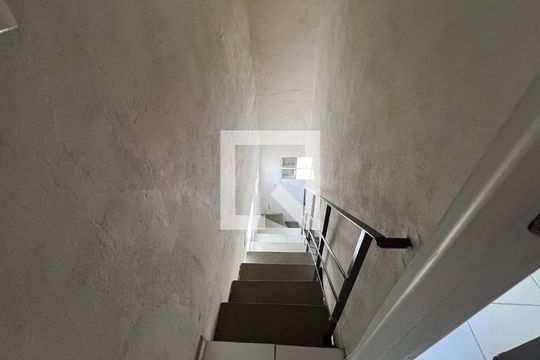 Escada de casa à venda com 3 quartos, 150m² em Vila Madalena, São Paulo