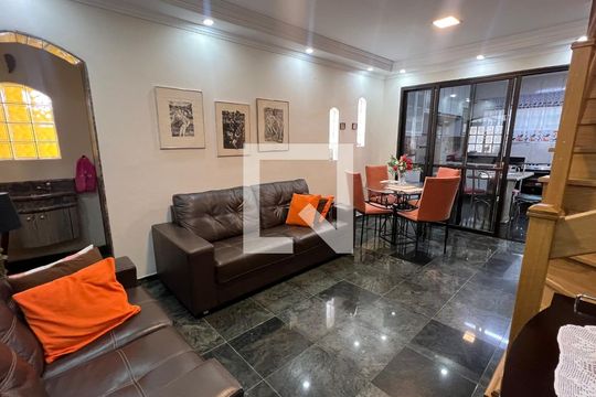 Sala de casa à venda com 3 quartos, 150m² em Vila Madalena, São Paulo
