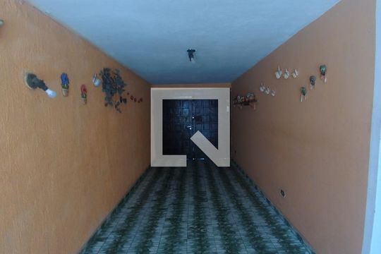 entrada da garagem  de casa à venda com 5 quartos, 170m² em Jardim Santa Mena, Guarulhos