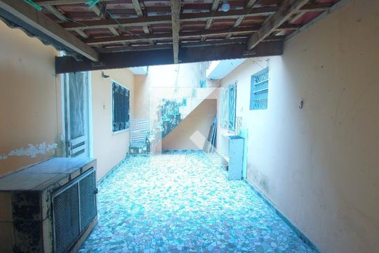 Quintal  de casa à venda com 5 quartos, 170m² em Jardim Santa Mena, Guarulhos