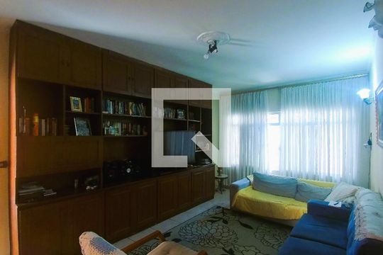 Sala  de casa à venda com 5 quartos, 170m² em Jardim Santa Mena, Guarulhos