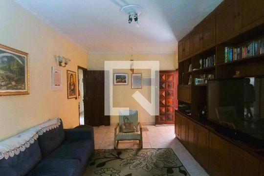 Sala  de casa à venda com 5 quartos, 170m² em Jardim Santa Mena, Guarulhos