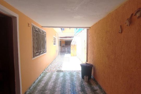 garagem  de casa à venda com 5 quartos, 170m² em Jardim Santa Mena, Guarulhos