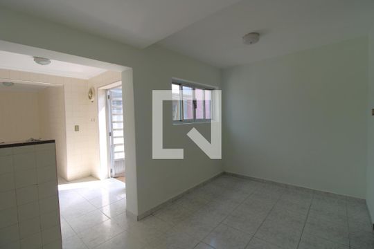 Sala 2 de casa para alugar com 4 quartos, 120m² em Socorro, São Paulo