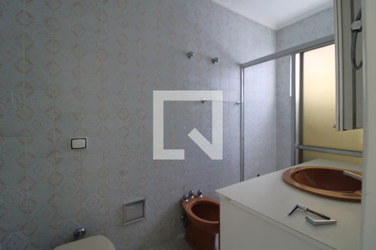 Banheiro da suíte de casa para alugar com 4 quartos, 120m² em Socorro, São Paulo