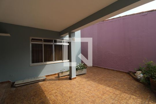 Garagem de casa à venda com 4 quartos, 120m² em Socorro, São Paulo